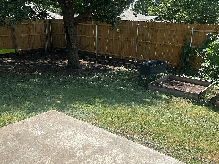 613 Deauville Dr — Photo 5