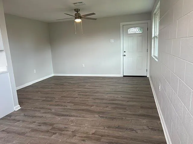2 bed, 1.0 bath, 1350 sqft, $1,300 — Photo 3
