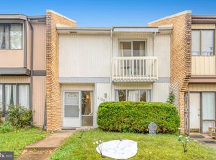 1127 Shannon Pl, Herndon, VA