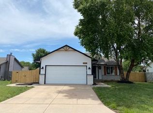 10213 W Prairie Woods St, Wichita, KS 67209