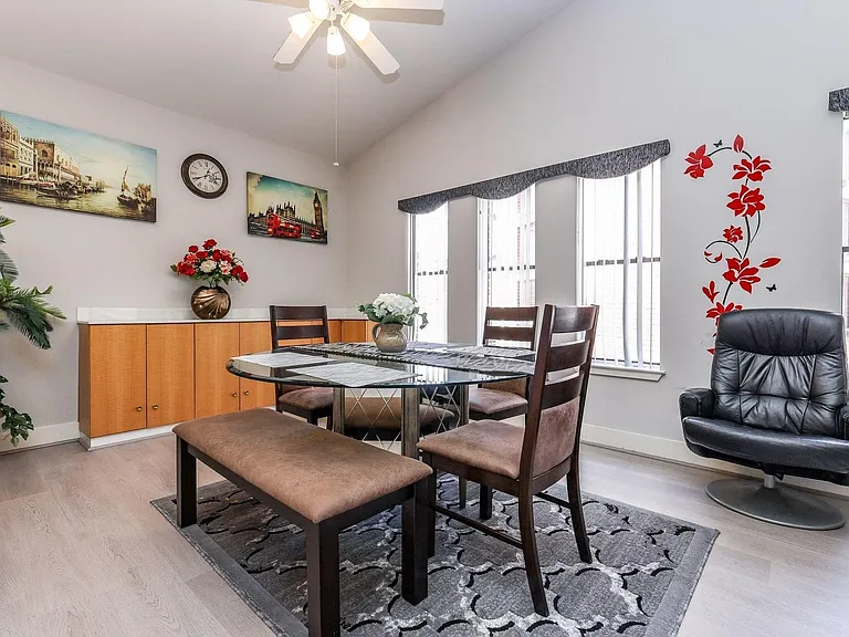 9715 Riddlewood Ln — Photo 20