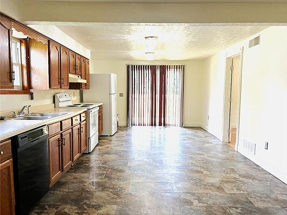 4th image of 137 Mahan Ln
