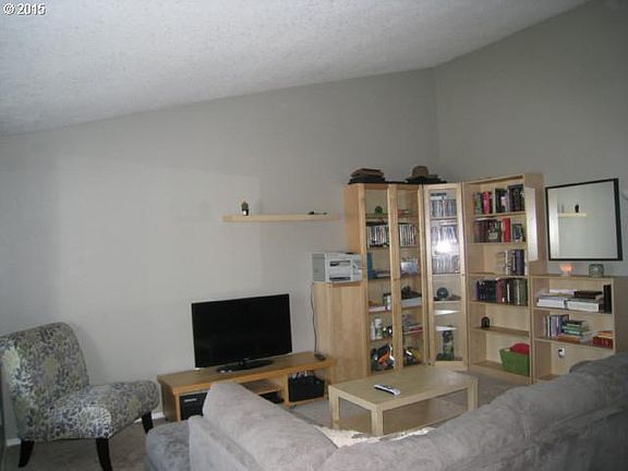 3rd image of 15608 NE 92nd St