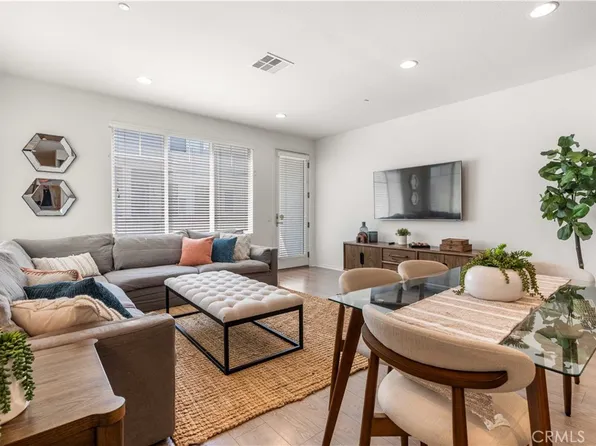5560 Boardwalk Unit 105, Hawthorne, CA 90250