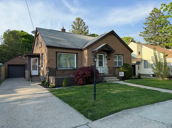 1060 Ireland Ave, Muskegon, MI 49441