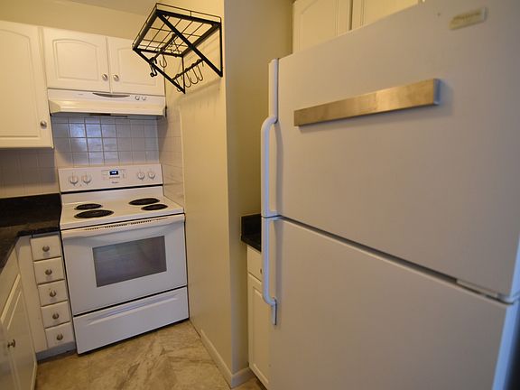 5th image of 24 Highland Ave APT 2