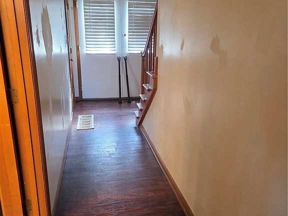 4th image of 200 Rosser Ave