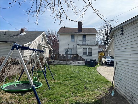 3rd image of 10714 Almira Ave