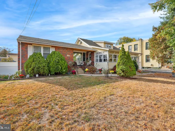 2507 42nd St, Pennsauken, NJ 08110