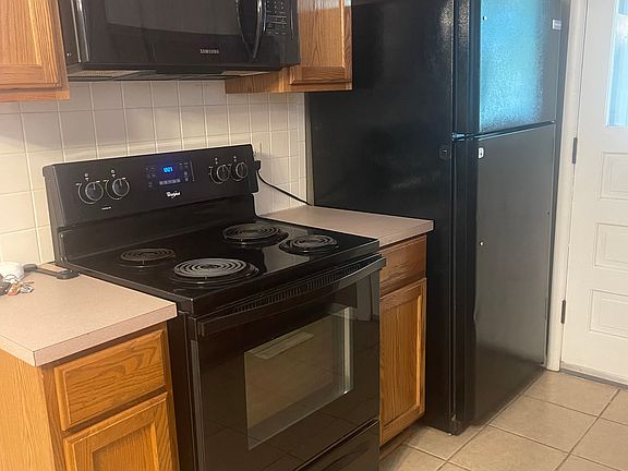 3rd image of 609 S Riverview Ave