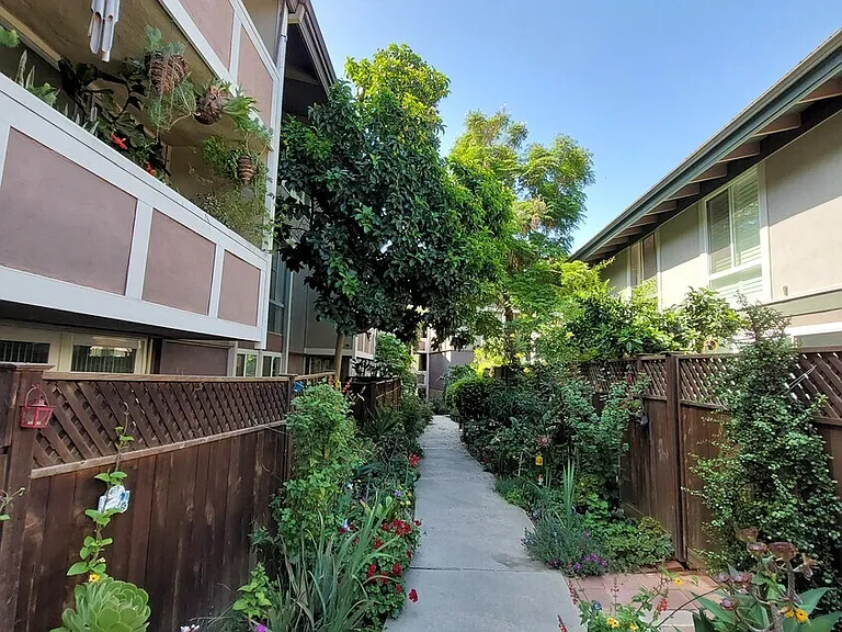 6605 Green Valley Cir #207 — Photo 12