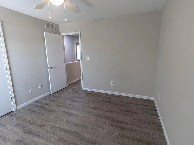 5309 Currituck Ln — Photo 33