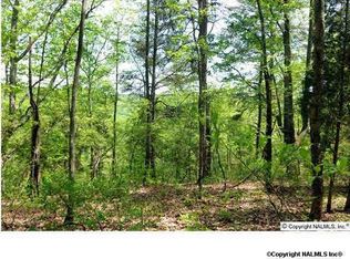 8 S Bluff Trl SE, Huntsville, AL 35803