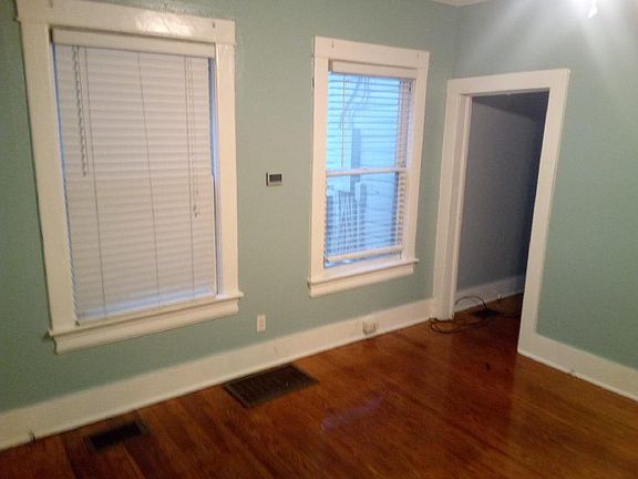 3rd image of 410 Broadway Ave APT 2