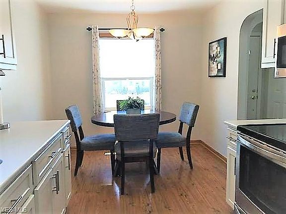 3rd image of 6606 Sunderland Dr