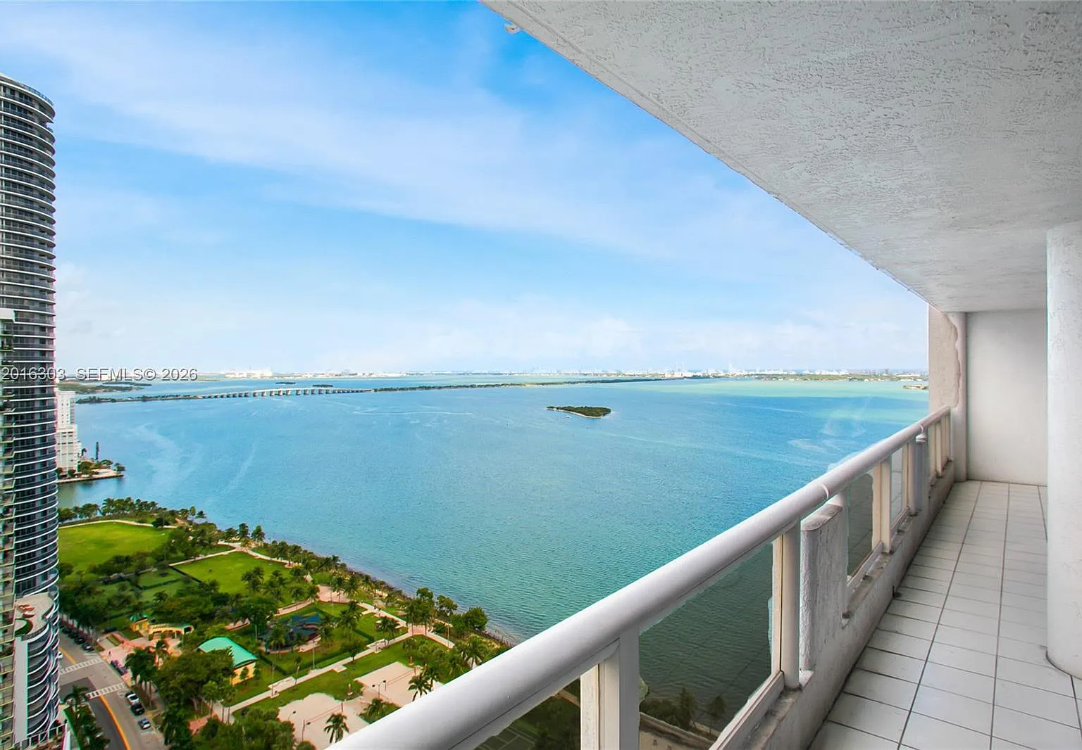 Venetia Condo — Photo 1