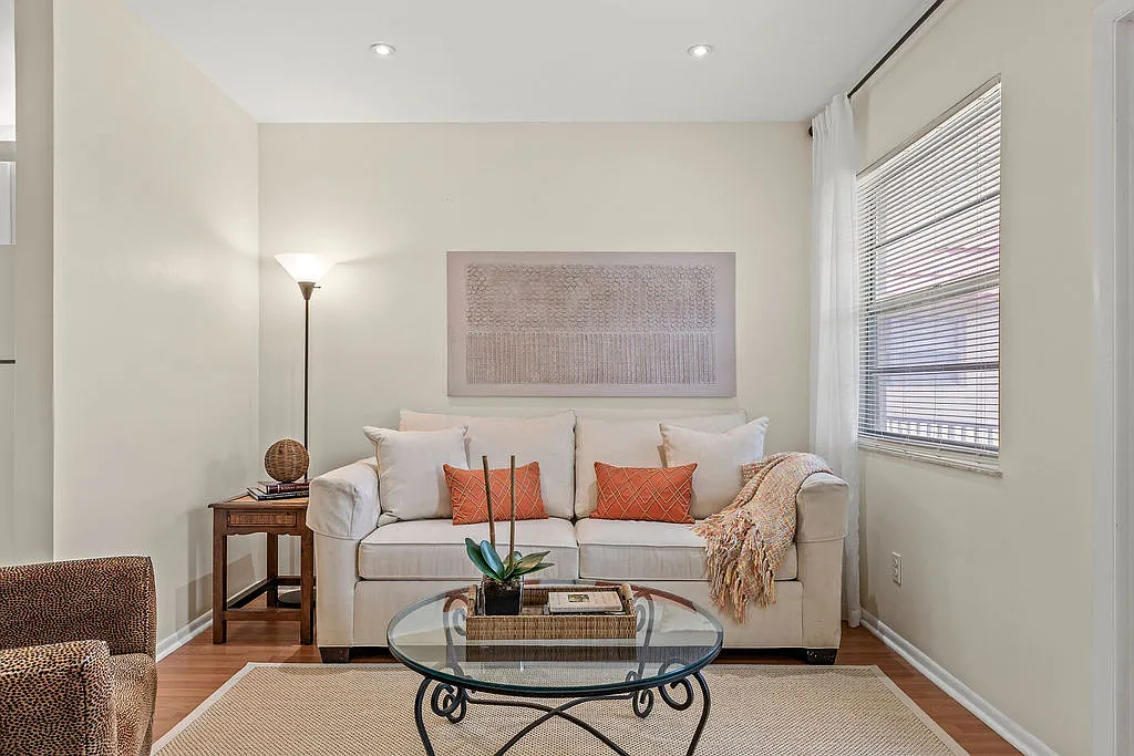 1 bed, 750 sqft, $1,600 — Photo 2