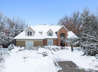 28 Hampton Ct, Cincinnati, OH 45208