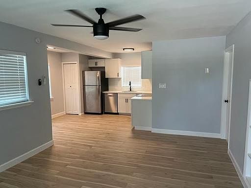 1st image of 121 18th Ave N #6