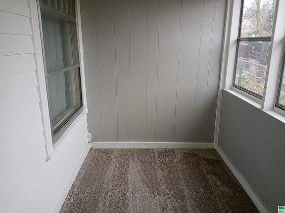 2nd image of 200 S Leonard St