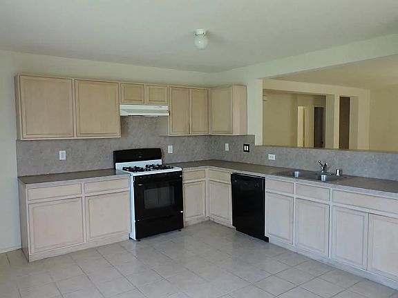 3rd image of 5726 Clerkenwell Dr