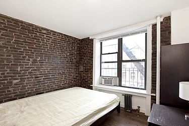 Rented by R New York