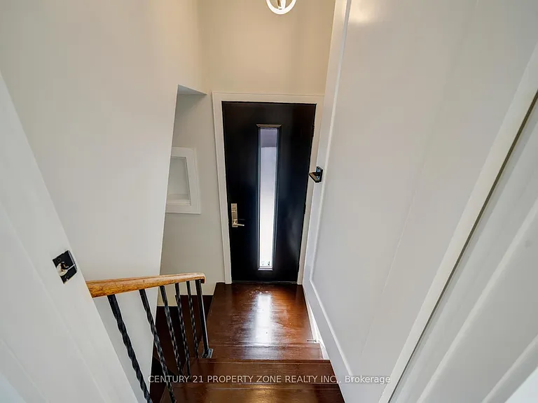 203 Toynbee Trl — Photo 31