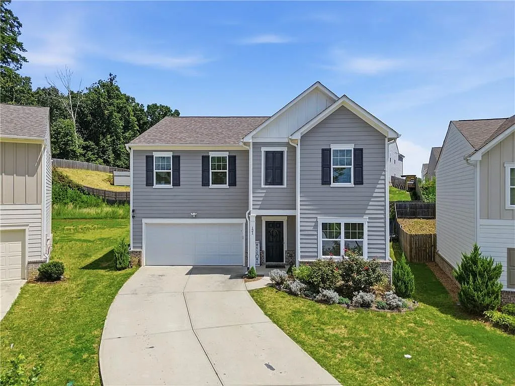 5 bed, 3.5 bath, 2792 sqft, $2,400 — Photo 1