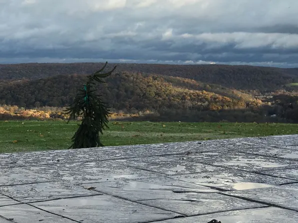 235 Overlook Dr, Franklin, PA 16323