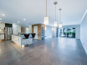 101 Scholz Plz, Newport Beach, CA