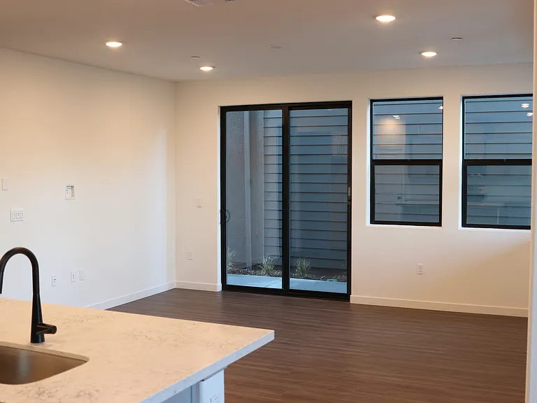 8133 Bodway Pkwy — Photo 10