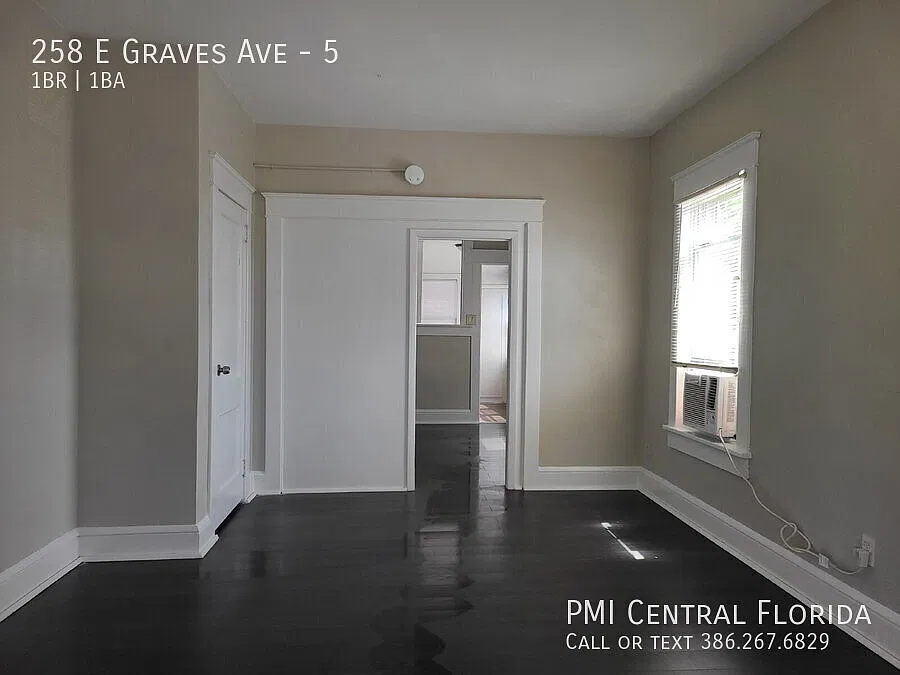 "Charming 1-Bedroom Studio in Orange City Cozy 450 Sq Ft!" — Photo 4