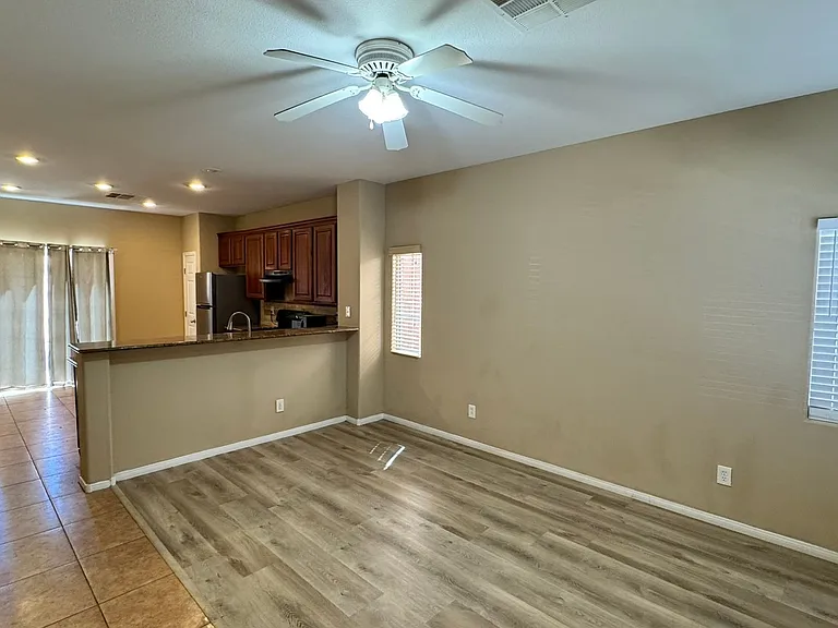 917 Blushing Rose Pl — Photo 2