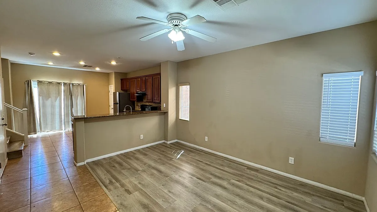 Building Photo - 917 Blushing Rose Pl