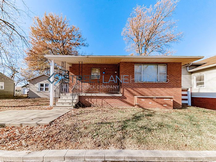 1st image of 2913 Marshall Ave