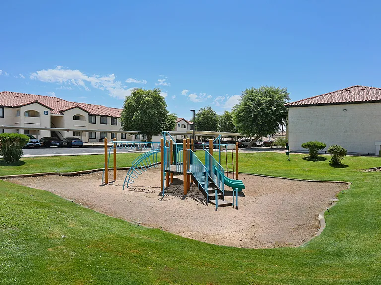 Villa Nueva — Photo 18