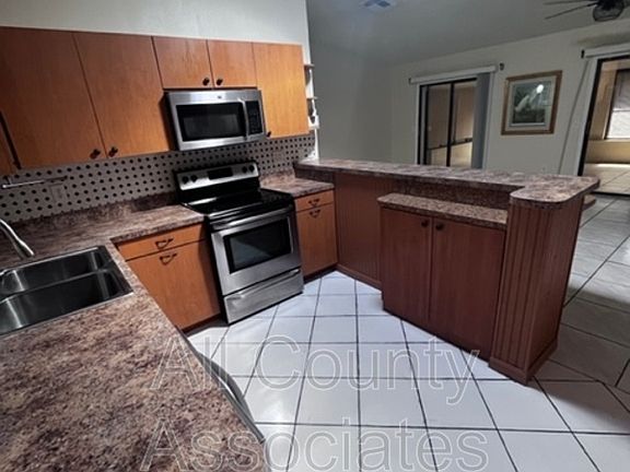 4th image of 688 Harbor Way