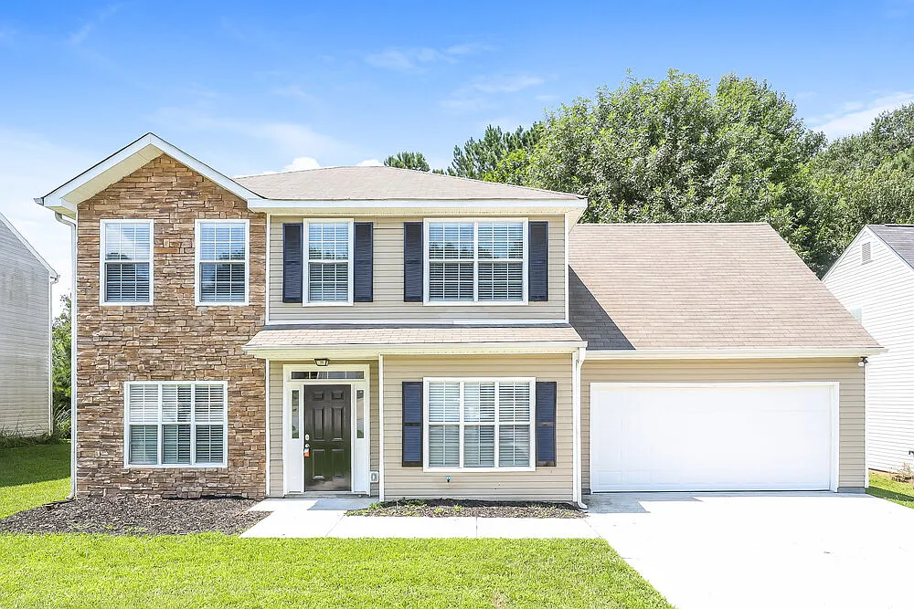 4 bed, 2.5 bath, 1844 sqft, $2,290 — Photo 1