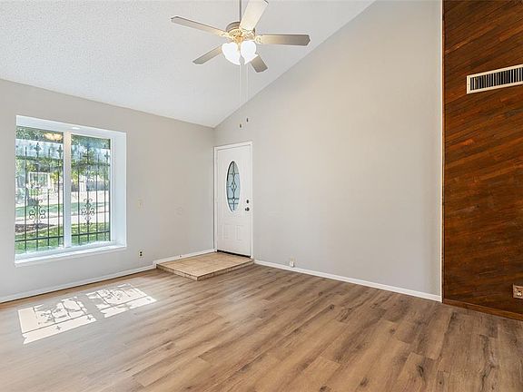 4th image of 2854 Portales Dr