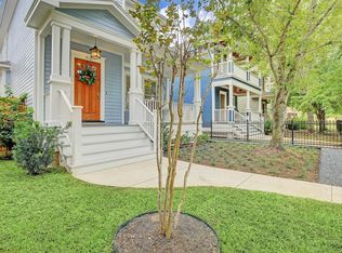 910 Ashland St, Houston, TX 77008