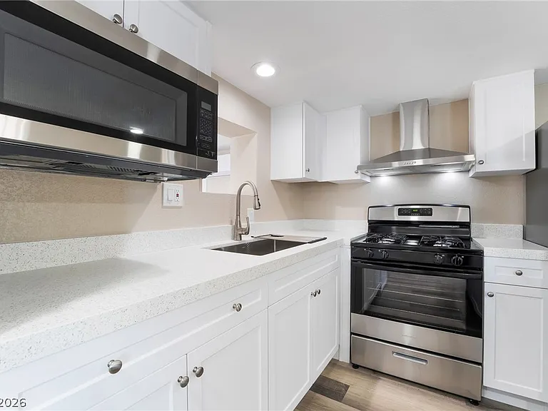 5402 Tahoe Dr — Photo 8