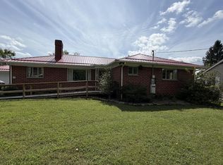 107 Travelers Ln, Beckley, WV 25801