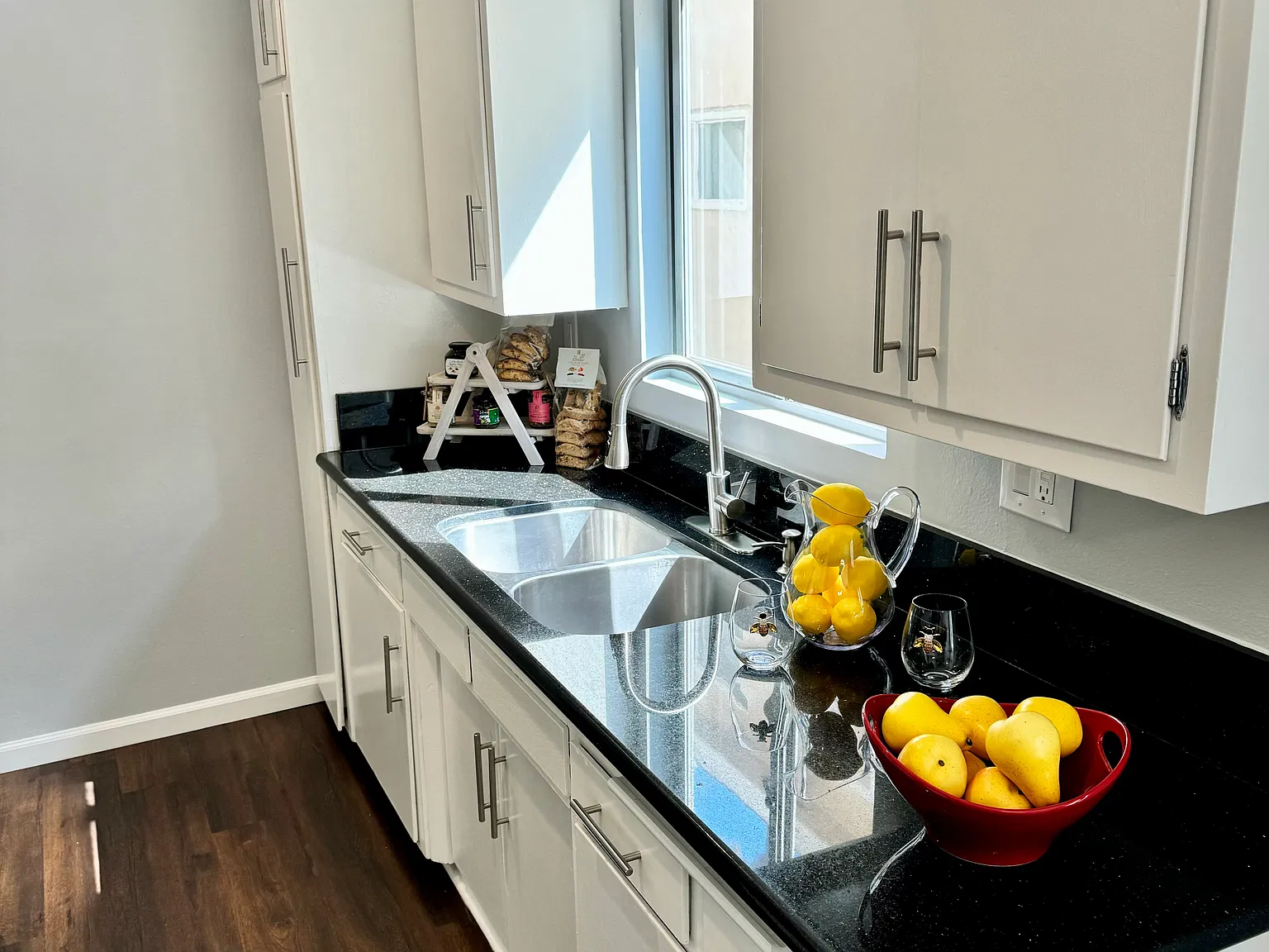 1 bed, 640 sqft, $1,895 — Photo 3