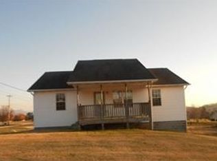 108 Saint Paul Dr, Dandridge, TN 37725