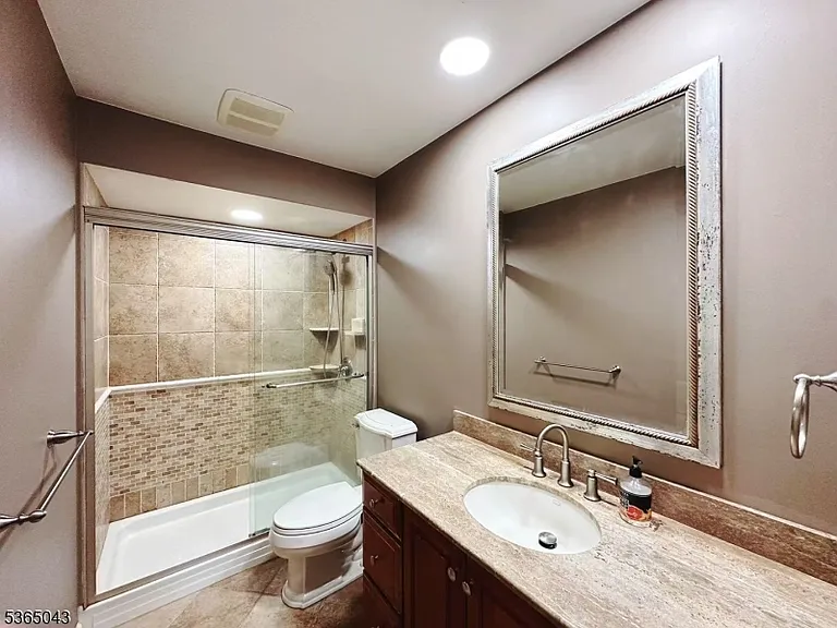 21 Meadowview Rd — Photo 21