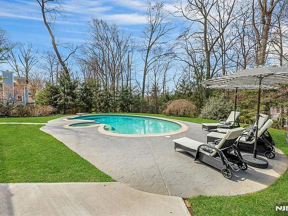 2nd image of 105 Apple Ridge Rd
