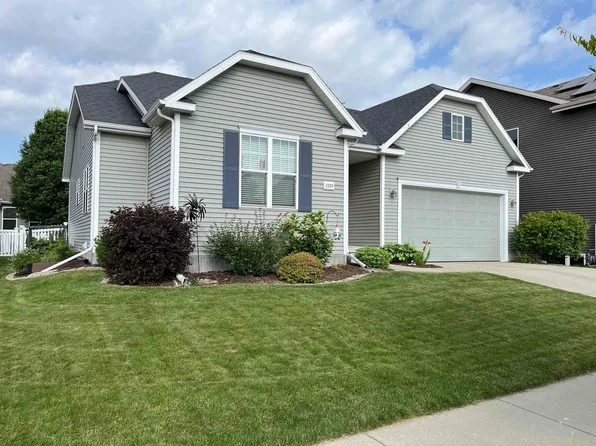 1320 Blazingstar Ln, Sun Prairie, WI 53590
