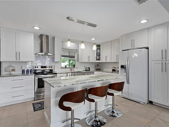 3rd image of 736 Woodvalley Way