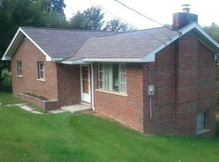 160 Lincoln St, Crab Orchard, WV 25827