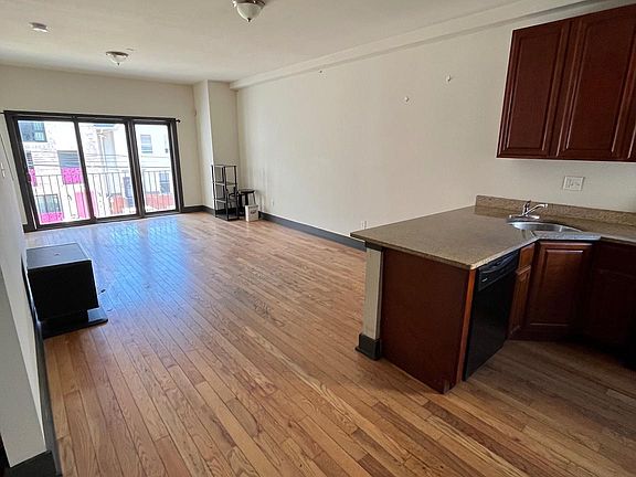 5th image of 1805 N 18th St